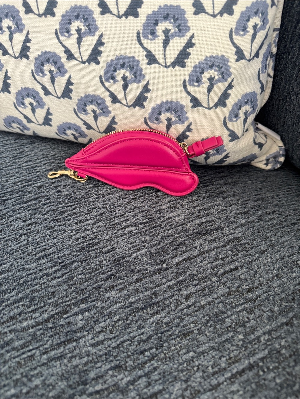 Diane Von Furstenberg Neon Pink Lip Key & Card Holder with Gold Hardware - Picture 3 of 5
